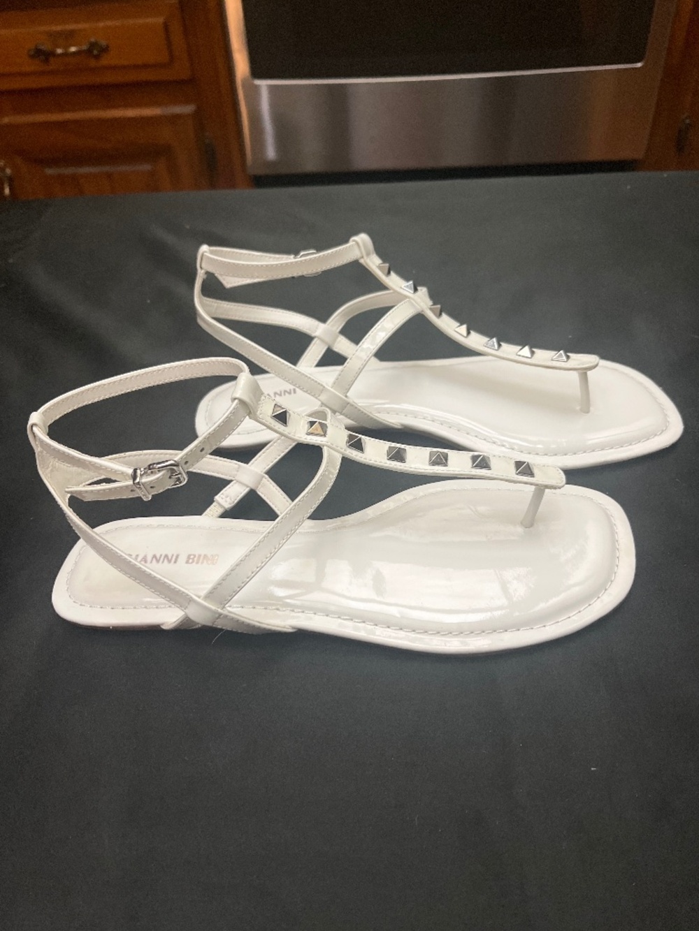 Gianni Bini White Patent Leather Studded T-Strap Sandals 9.5 never worn